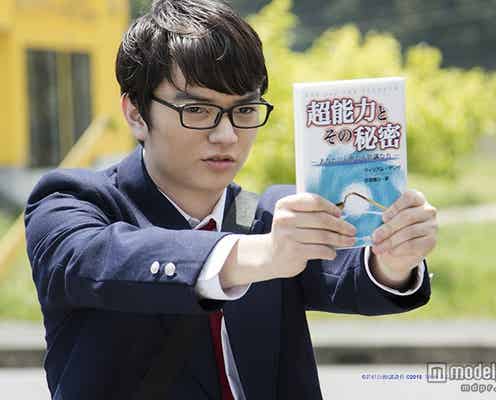 水着&下着姿の美女が続々現れる 染谷将太「みんな!エスパーだよ!」予告映像解禁