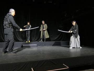 ええっ71歳？！スーパー戦隊「初代ブラック」俳優 イケオジがすぎるっ 面影そのまま現役ばりばりアクション披露