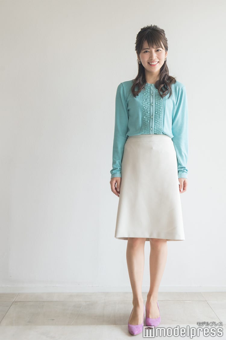 女子アナ　全身 