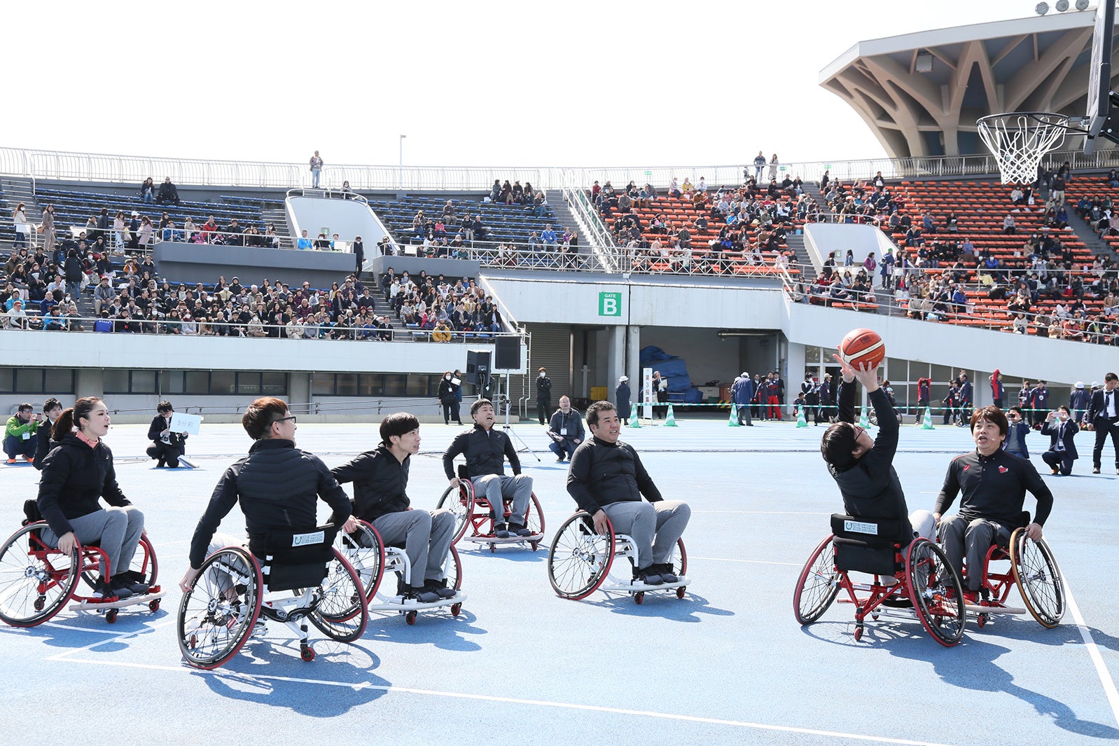 パラ駅伝の様子（提供写真）