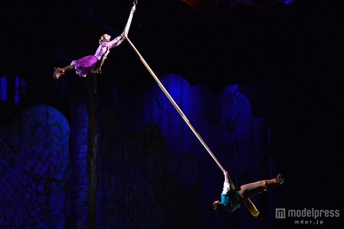 「ディズニー・オン・アイス」新演出“エアリアル”