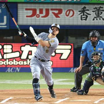 阪神・佐藤輝 キング森下に並んだ31号 8戦ぶり“三冠弾”「入ってくれて良かった」孤軍奮闘の高橋を援護