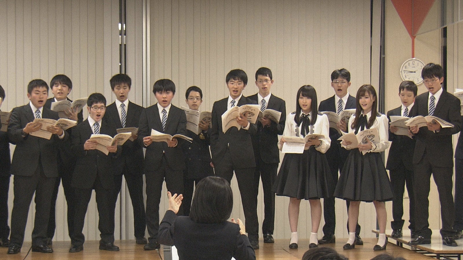  函館ラ・サール学園グリー部の合唱練習に参加 （C）NHK