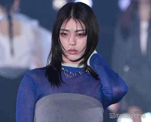 井手上漠、ロングスカートから美肌チラ見せ【関コレ2025S/S】