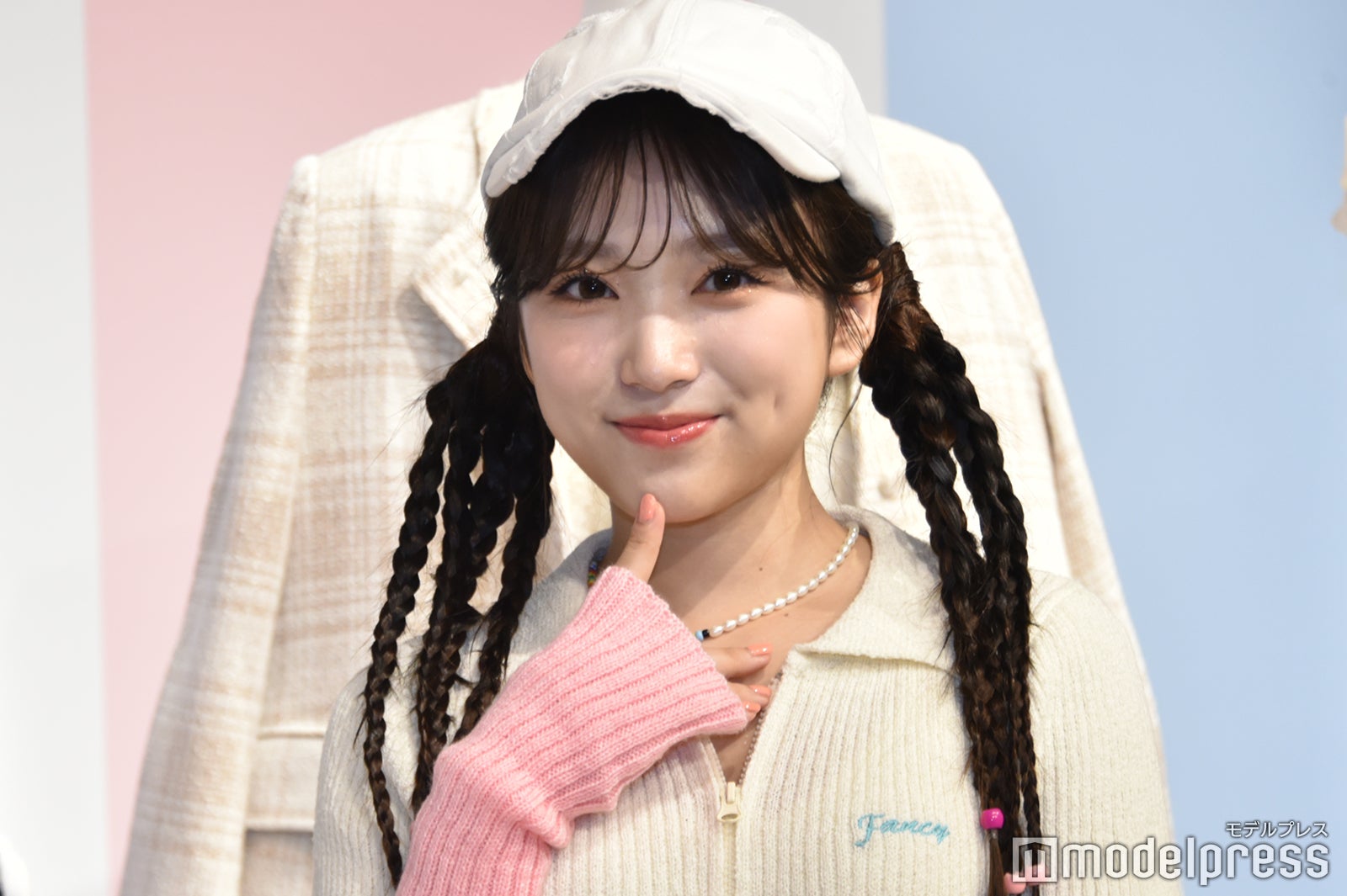 矢吹奈子、美ウエスト覗かせたY2Kルック SHEIN JAPAN2024