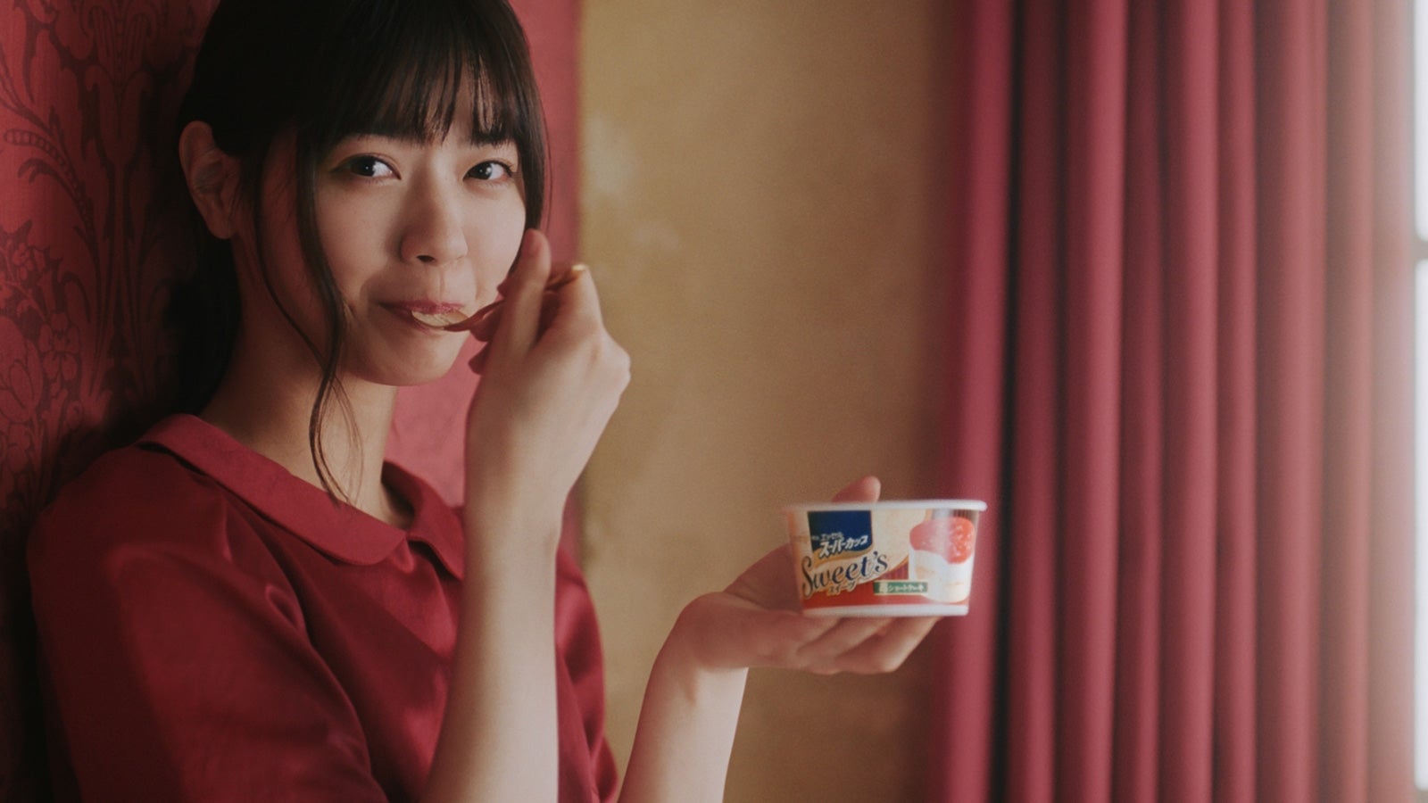 乃木坂46／新CMより（C）乃木坂46LLC