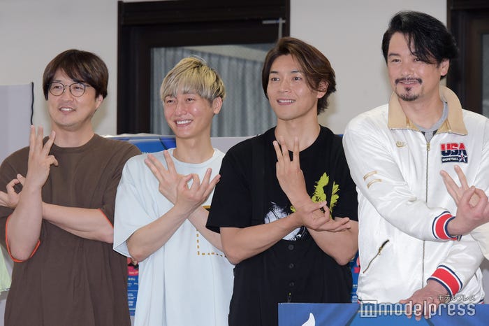 純烈(左から)酒井一圭、後上翔太、白川裕二郎、小田井涼平(C)モデルプレス