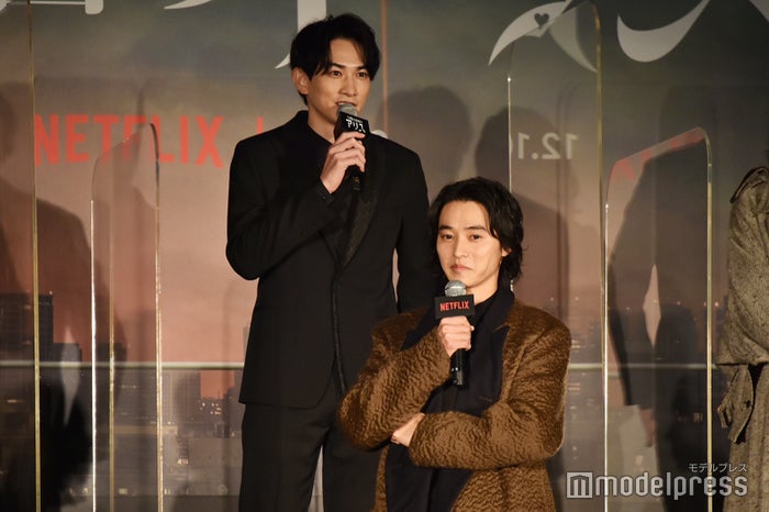 町田啓太、山崎賢人（C）モデルプレス