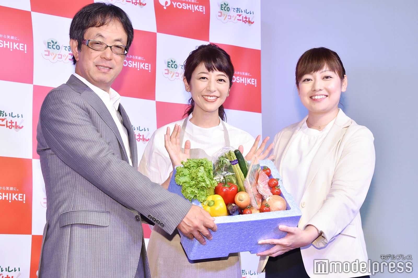 白石美帆（中央）（C）モデルプレス