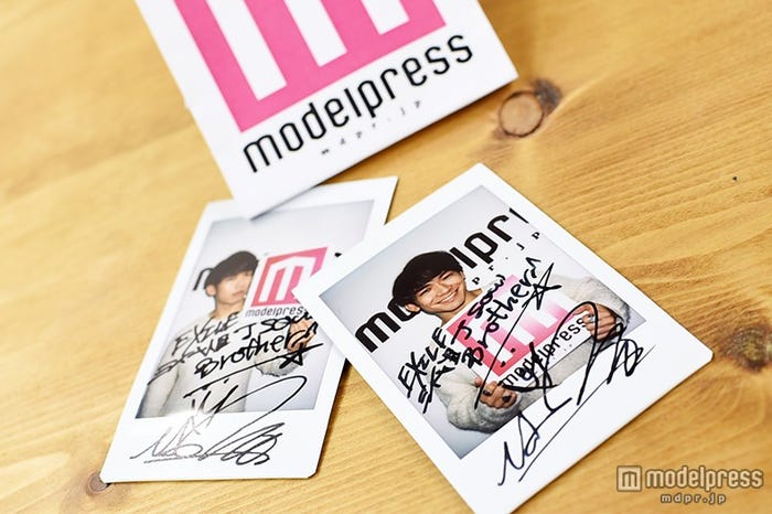 <モデルプレス読者限定>直筆サイン入りチェキを2名にプレゼント