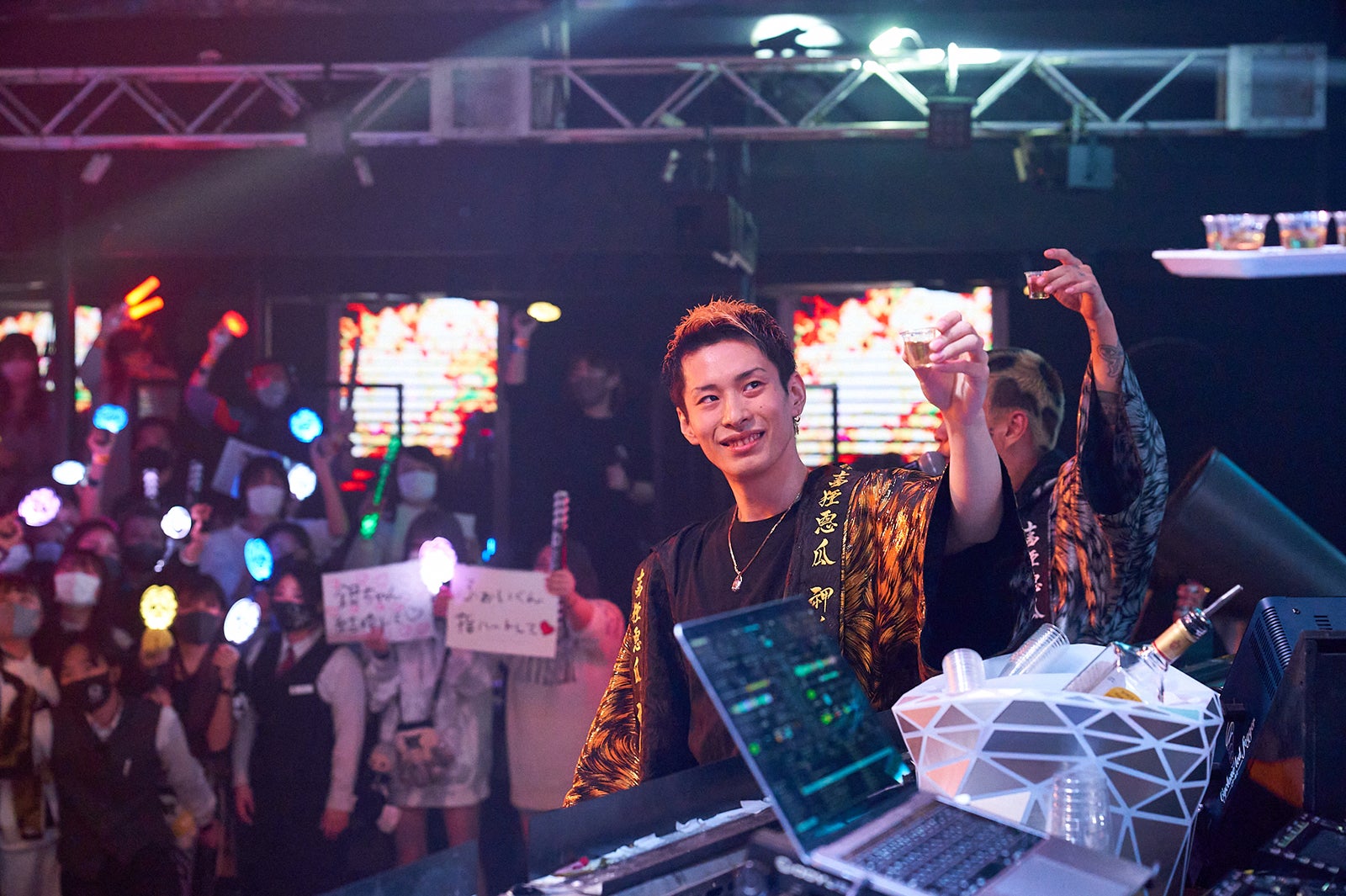 DJ脇「レペゼン恐怖のカウントダウンライブ ～ガチで生配信～」（提供写真）