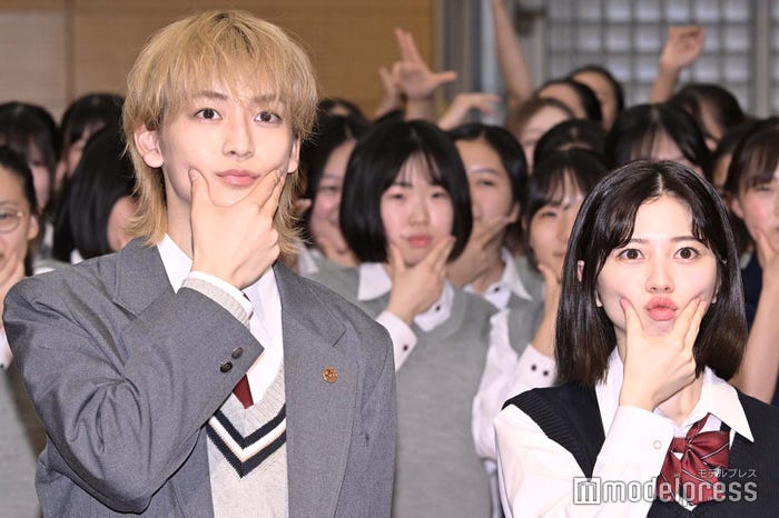 高橋文哉、桜田ひより(C)モデルプレス