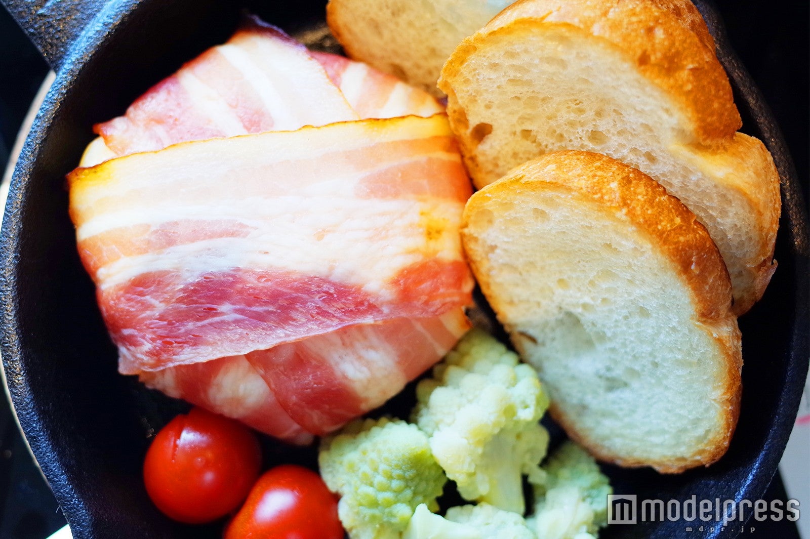 スキレット（C）モデルプレス