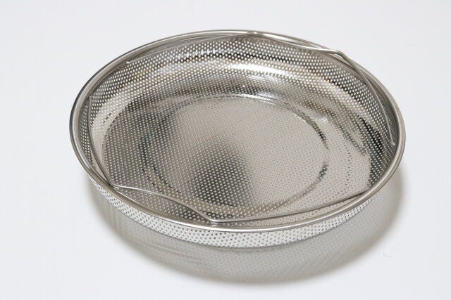 取っ手付浅型パンチングザル（25cm）