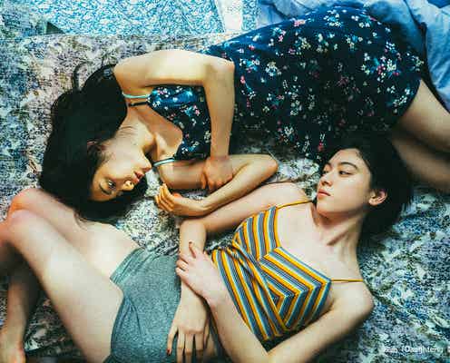 三吉彩花、阿部純子と約1年の長期撮影 女の友情描く<Daughters>