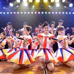 AKB48劇場にて「PARTYがはじまるよ」公演を行ったチーム8（C）AKS