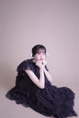 「姫になれた日」本田紗来、ブラック＆ピンクドレス姿に反響「ビジュ爆発してて尊い」