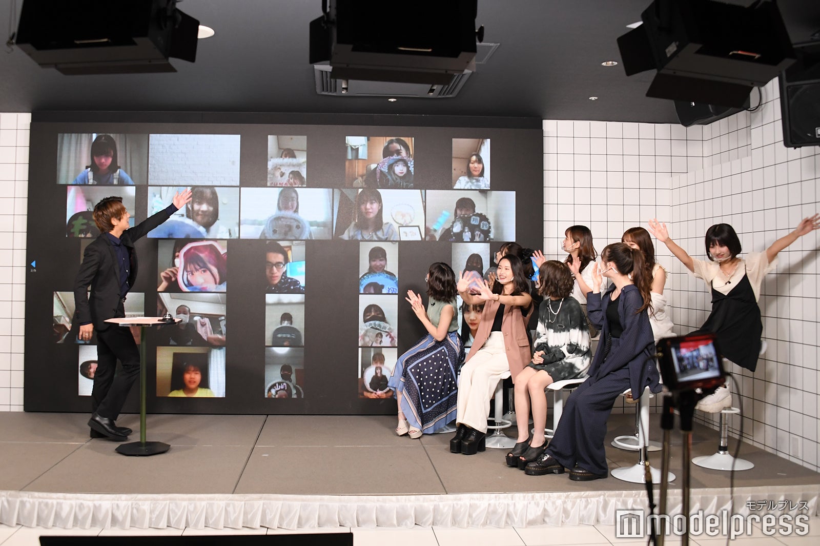 「超十代 夏のオンラインファンミーティング～みんなと100倍可愛くなれる授業～」の様子 （C）モデルプレス