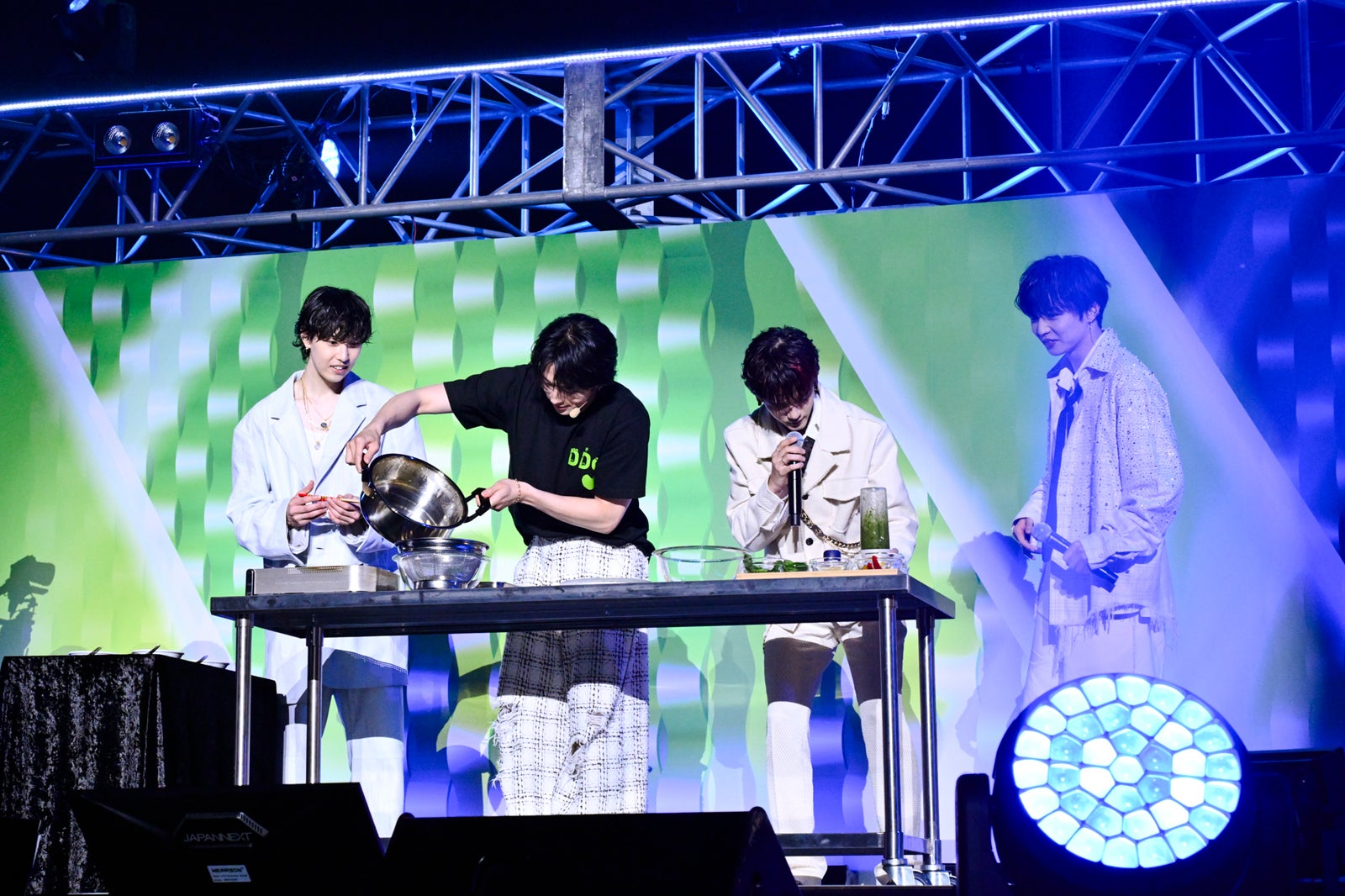 FANTASTICS（C）ハタサトシ／高田梓／ヨシモリユウナ