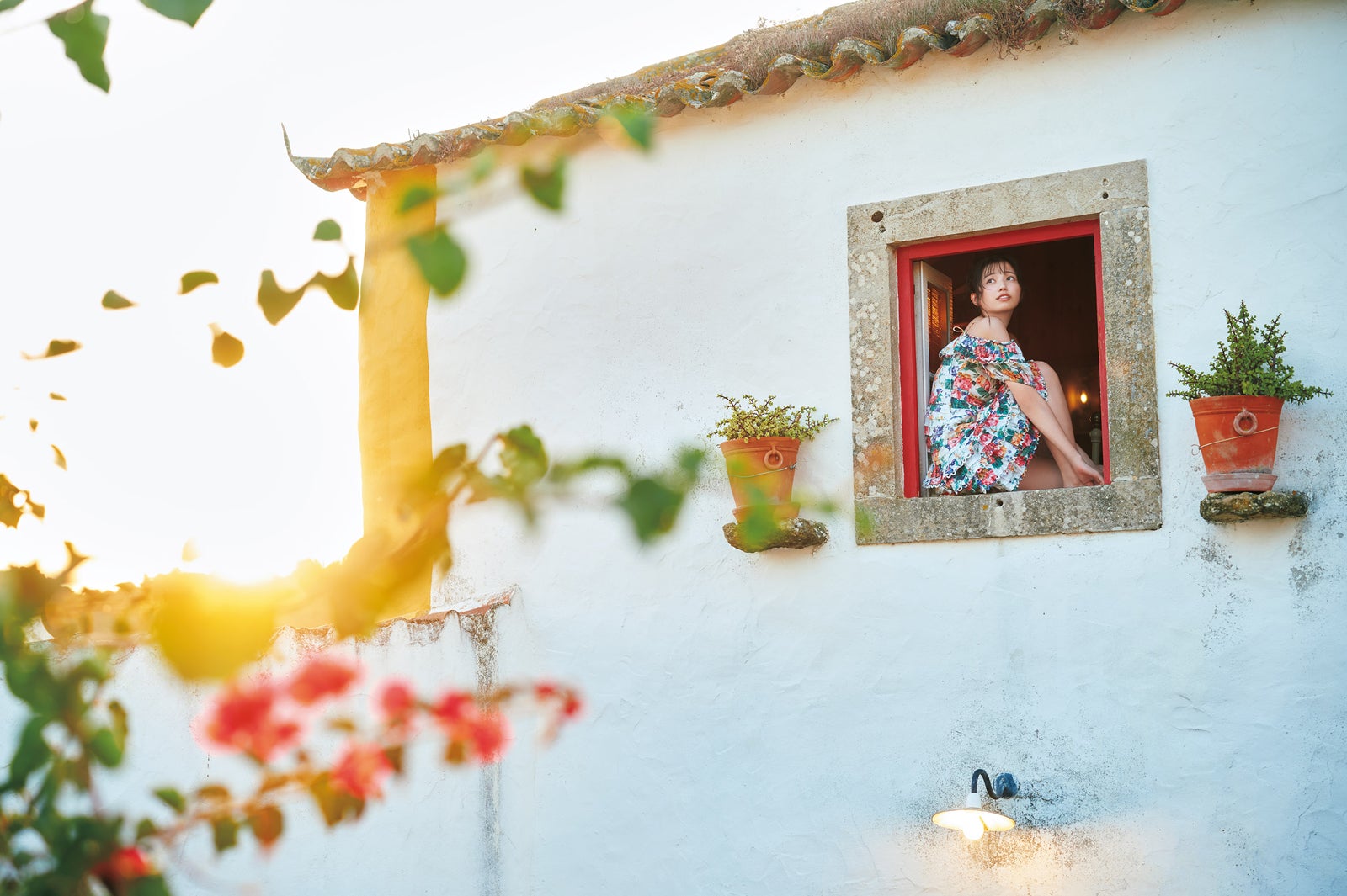 乃木坂46 五百城茉央1st写真集「未来の作り方」通常版裏表紙：撮影／藤原宏