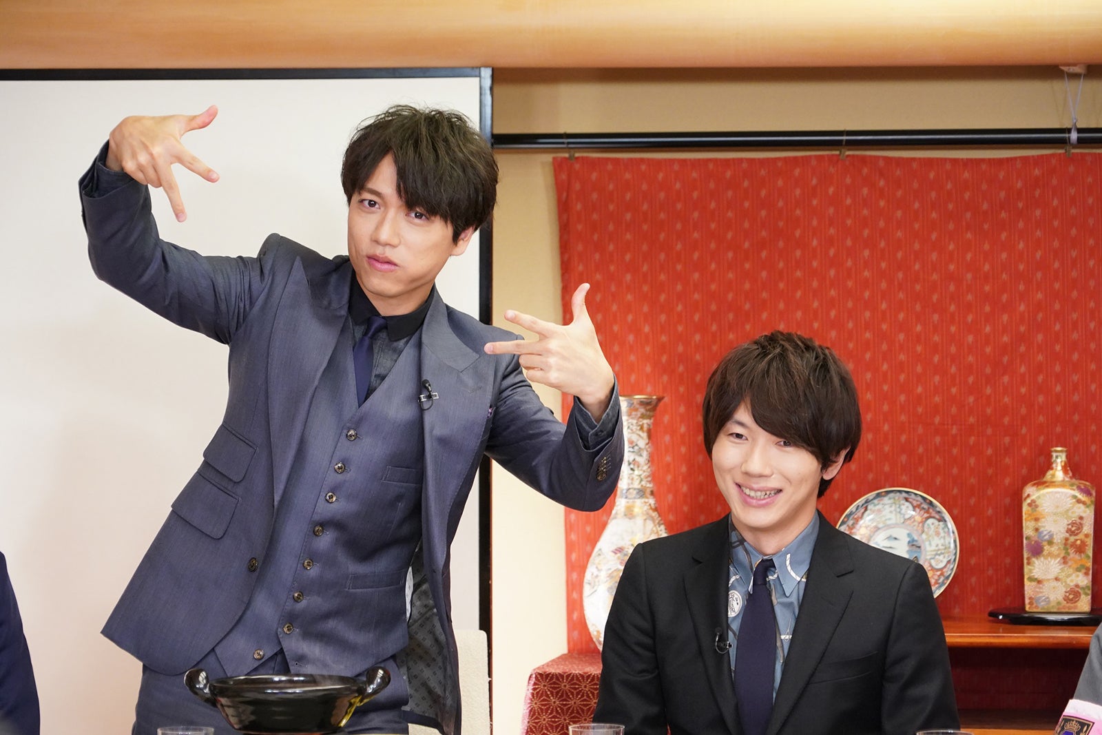 山崎育三郎、古市憲寿（C）日本テレビ