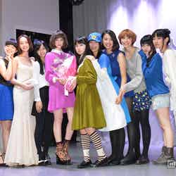 「ミスiD（アイドル）2014」にてグランプリを受賞した青波純さん（右から3番目）