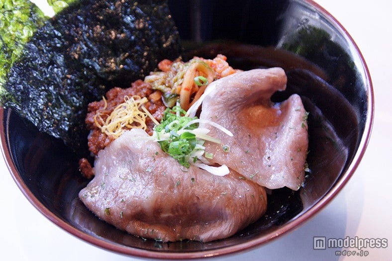 コソット SP／最高級A5サーロインの焼きしゃぶ女子丼／画像提供：肉食女子博実行委員会【モデルプレス】