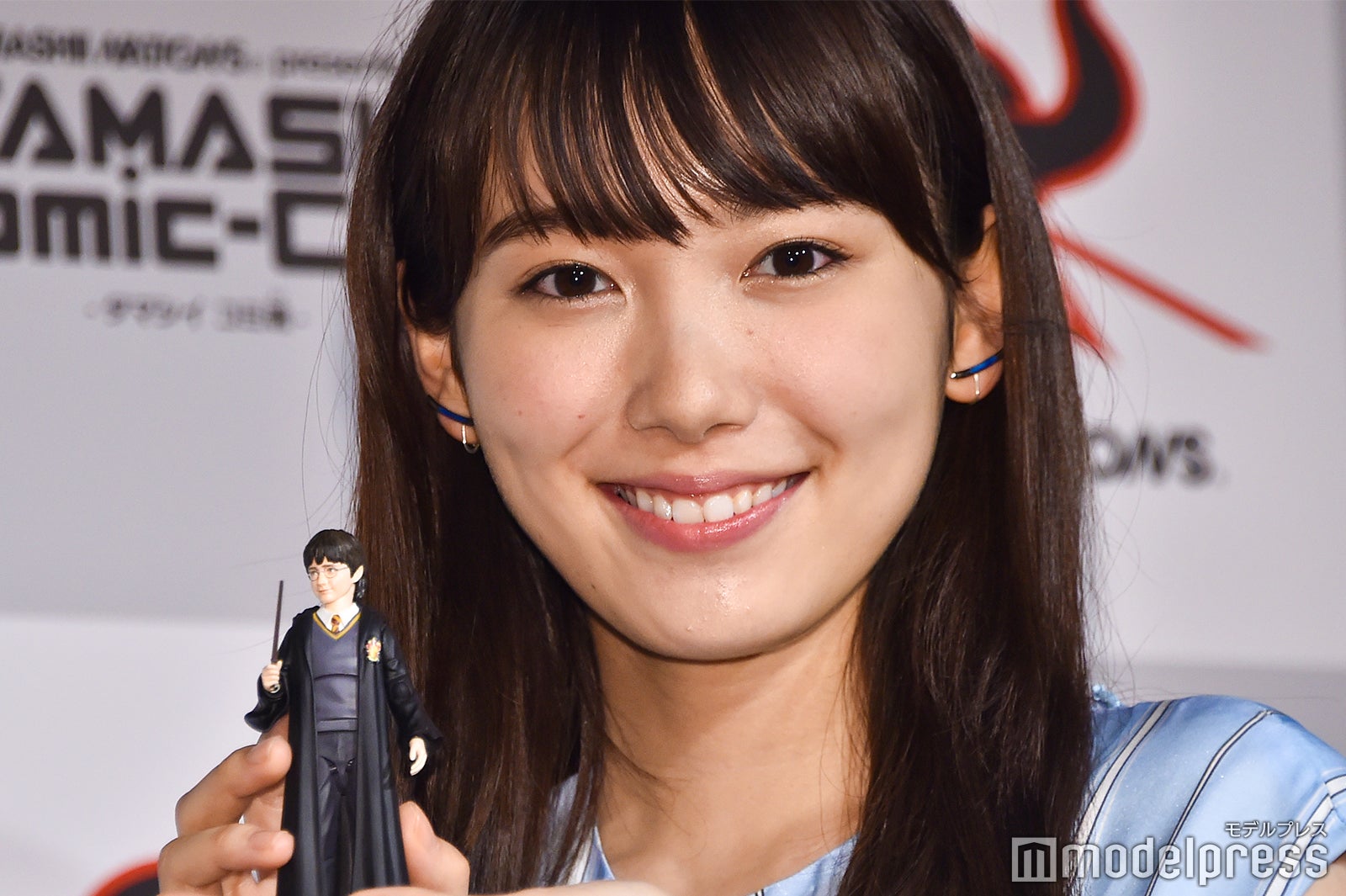 飯豊まりえ 可愛さ が爆発 照れながら魔法を使ってしまう モデルプレス 飯豊まりえ 可愛さ が爆発 照れながら魔法を使ってしまう モデルプレス