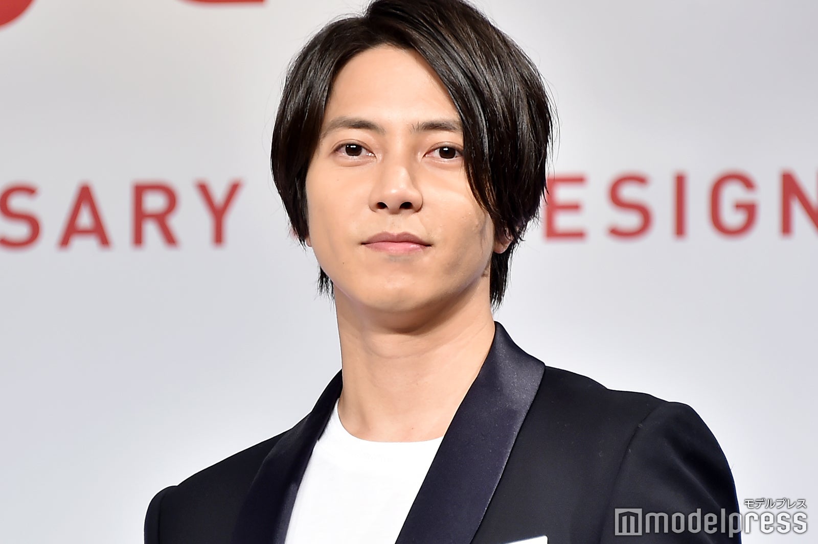 山下智久、嵐に「手渡していけたら」自身デザインのコラボシューズお披露目