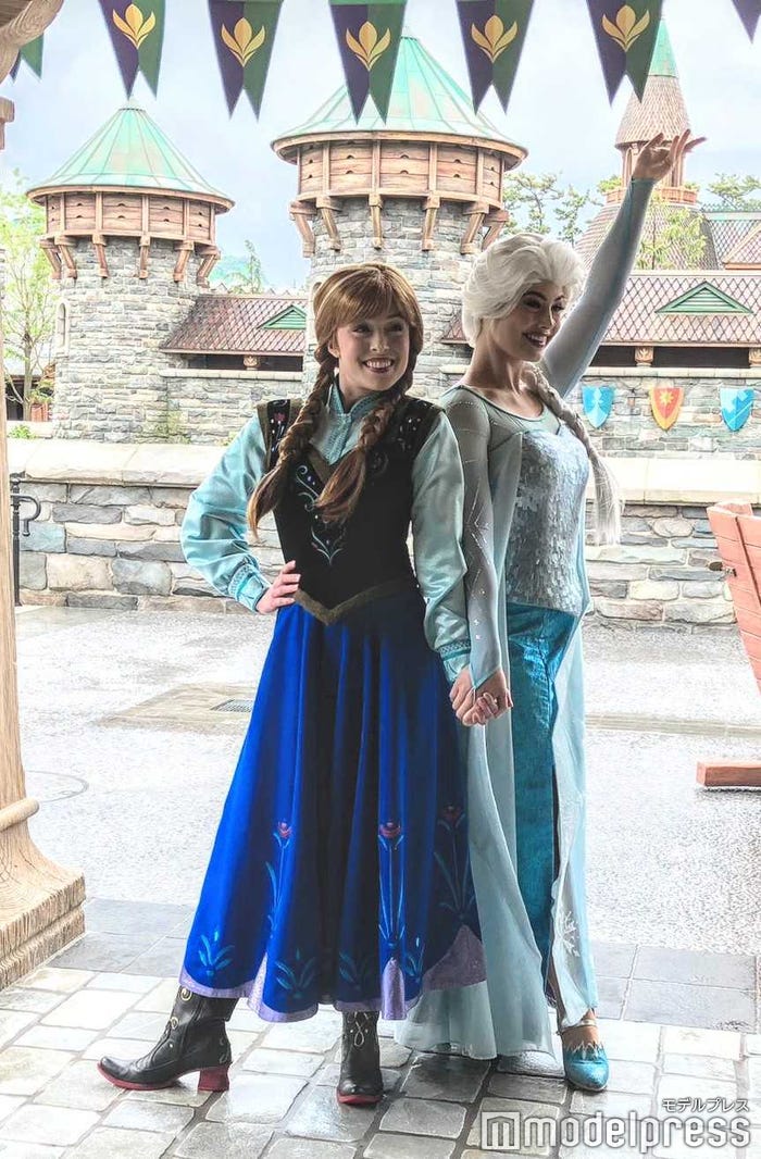 アナ、エルサ「フローズンキングダム」(C)モデルプレス