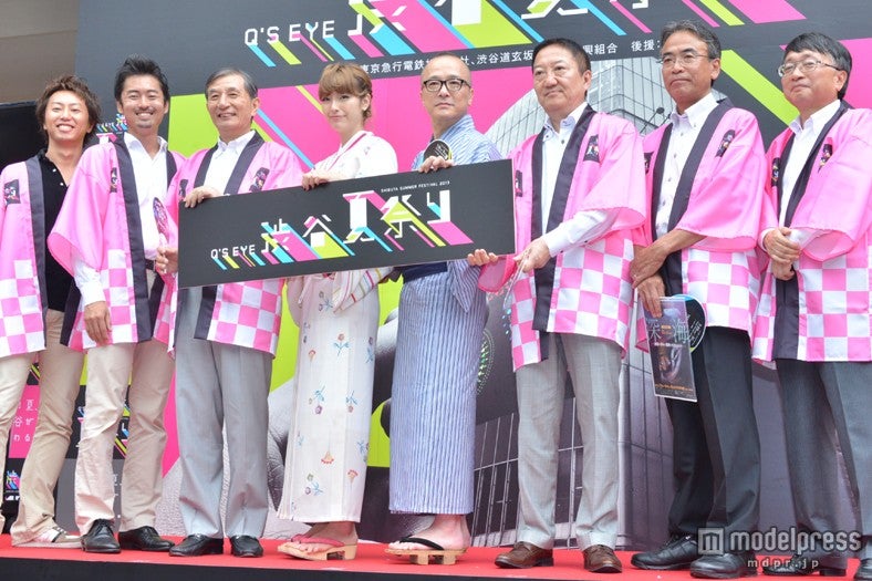 （左4番目から）木下優樹菜、山田五郎