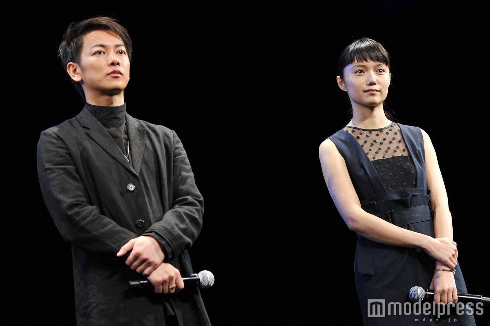 佐藤健、宮崎あおい（C）モデルプレス