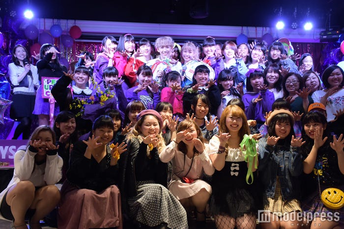ぺこ&りゅうちぇるとイベントに集まった中高生60人 (C)モデルプレス