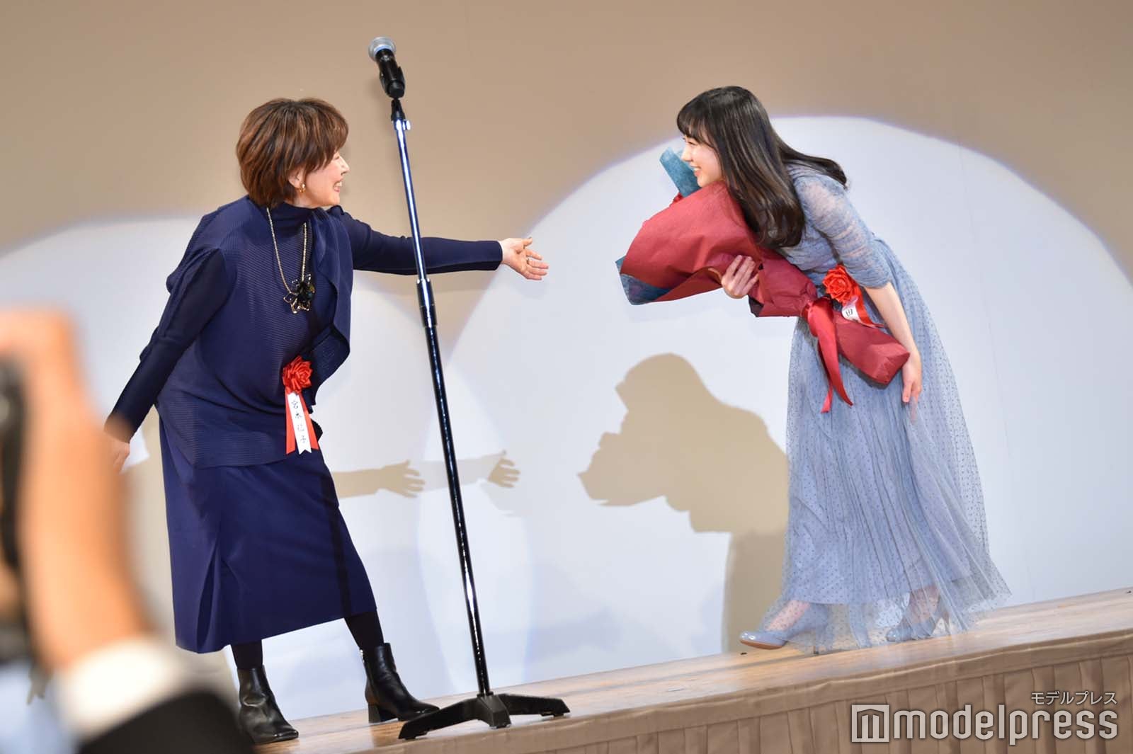 宮本信子、芦田愛菜 （C）モデルプレス