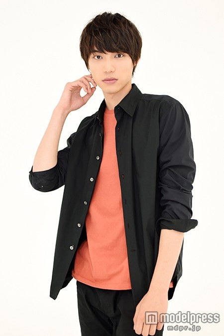 福士蒼汰／ヘアメイク・佐鳥麻子（Nestation）、スタイリスト・杉浦優（The VOICE）