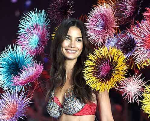 超豪華2億円“ファンタジーブラ”お披露目 「ヴィクトリアズ・シークレット」ファッションショー