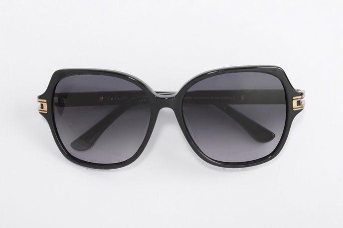 アセテートバタフライサングラス「CHARLES & KEITH」7,452円（税込）／画像提供：CHARLES & KEITH OFFICIAL ONLINE STORE