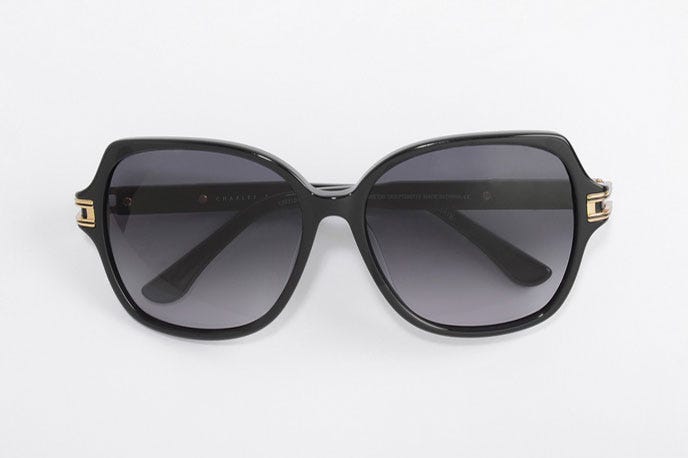 アセテートバタフライサングラス「CHARLES & KEITH」7,452円(税込)/画像提供:CHARLES & KEITH OFFICIAL ONLINE STORE