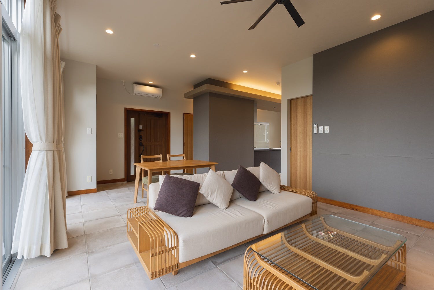 沖縄・宮古島に愛犬と泊まれるプールヴィラ、離島で暮らすようにリラックス