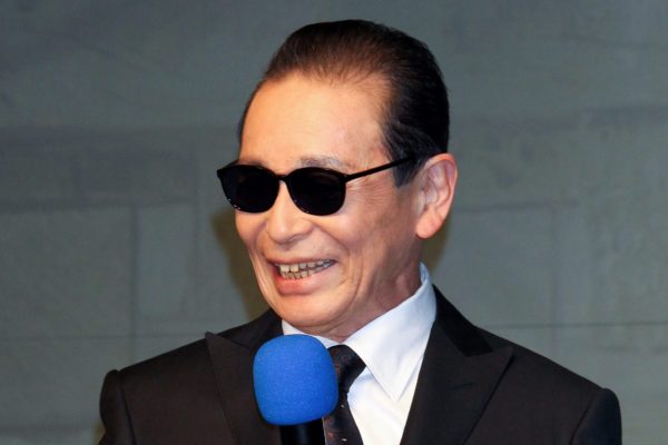 タモリ 進撃の巨人 イラスト入り色紙プレゼントに感激 作者 諫山創氏から モデルプレス