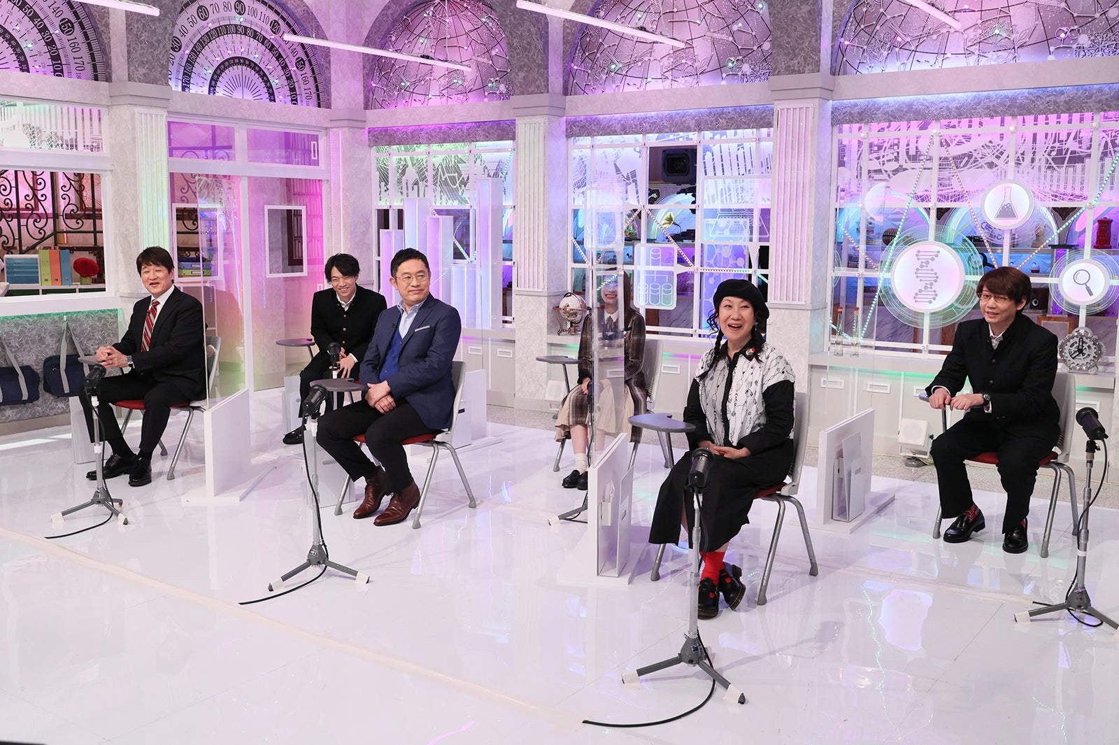 （左から）林修、伊沢拓司、内藤剛志、秋元真夏、室井滋、小宮浩信（C）テレビ朝日