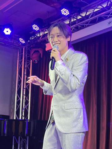 吉幾三が後輩歌手に大盤振る舞い！ 19歳の中村唯人を寿司店に太っ腹同伴「なんでも食べていい」注文は大トロ10カン
