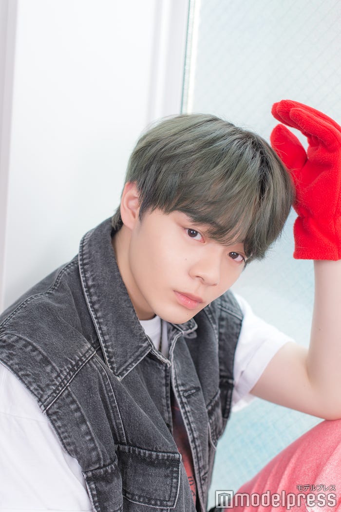 鶴房汐恩(C)モデルプレス