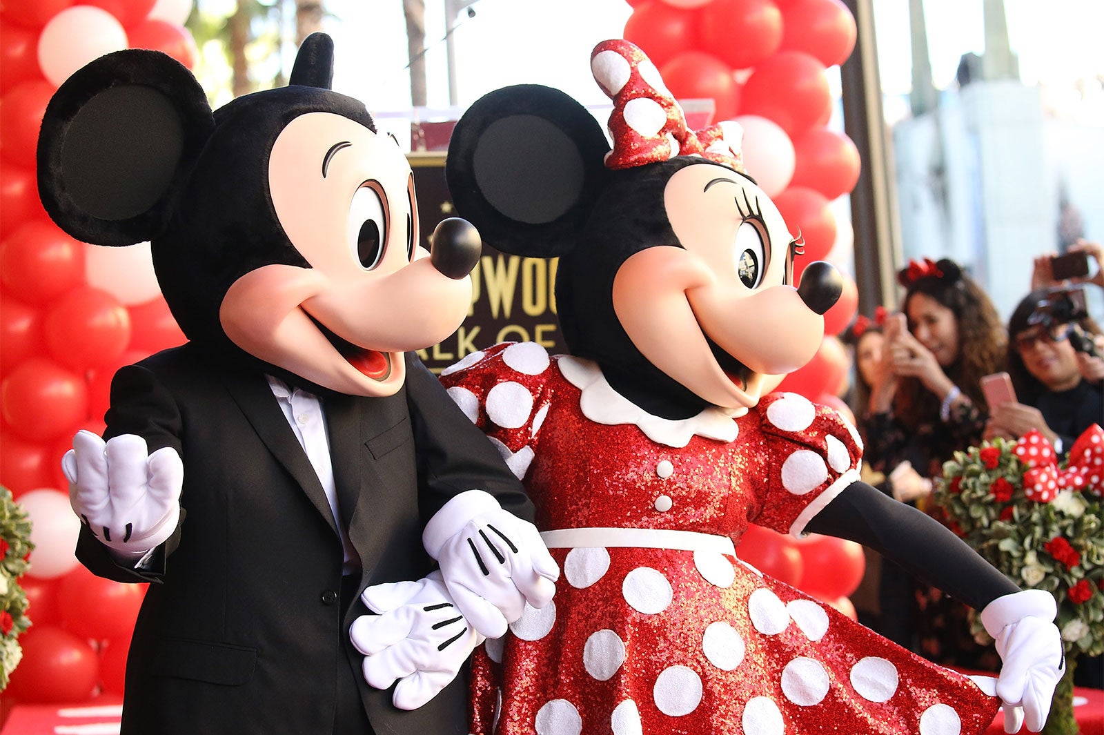 ミニーマウス ハリウッド殿堂入り果たす ミッキーから40年後 モデルプレス