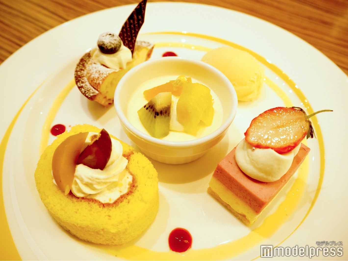 プティフール（C）モデルプレス