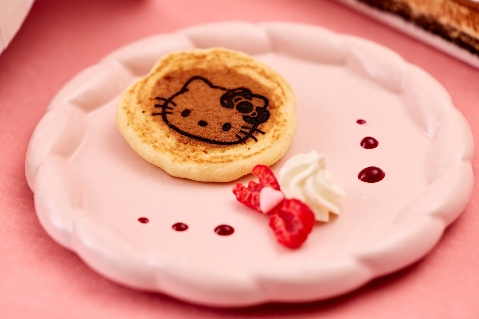 HELLO KITTY RIBBON RIBBON Sweets Buffet／提供画像