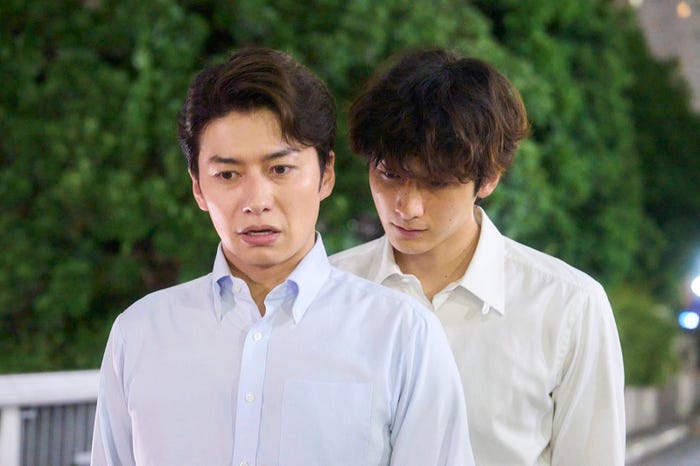 武田航平、小関裕太「癒やしのお隣さんには秘密がある」第9話より(C)日本テレビ