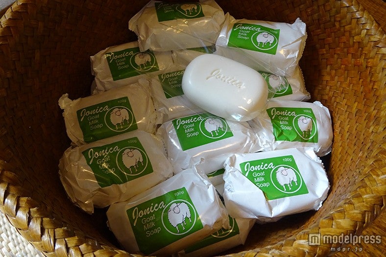 羊のマークのヤギの石けん、80バーツ（約240円）