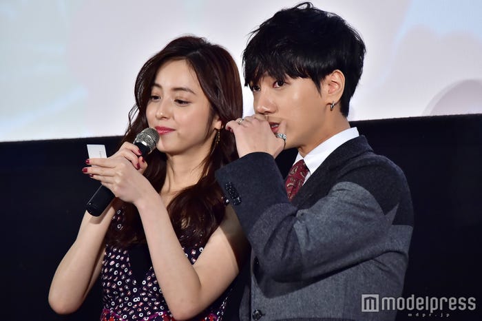 佐々木希、イェソン (C)モデルプレス