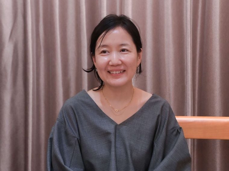 ジュエリー「モナカ」寳神朝子さん “影武者”のように石を引き立てる
